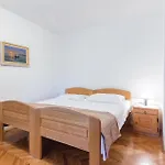 2 Bedroom Lovely In * Pula