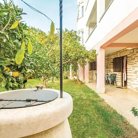 2 Bedroom Gorgeous Apartment In Pula Pula