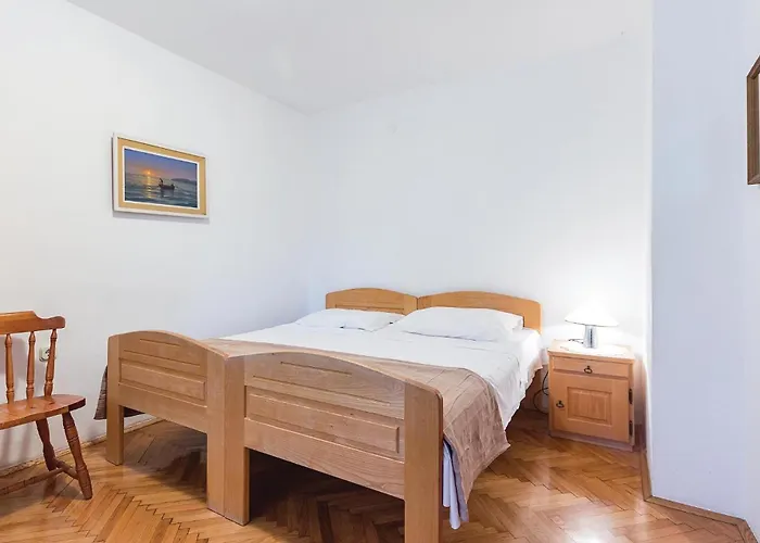 2 Bedroom Lovely In * Пула